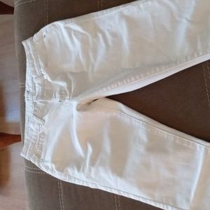 Mid-rise skinny jeans